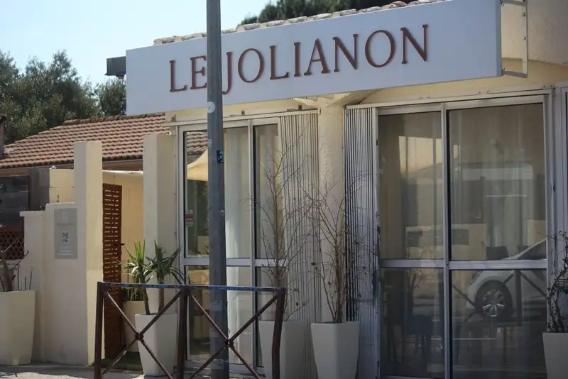 Le Jolianon
