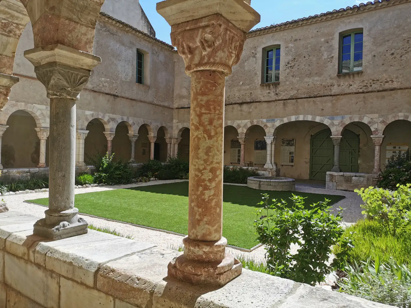Église Abbatiale de Saint-Génis-des-Fontaines