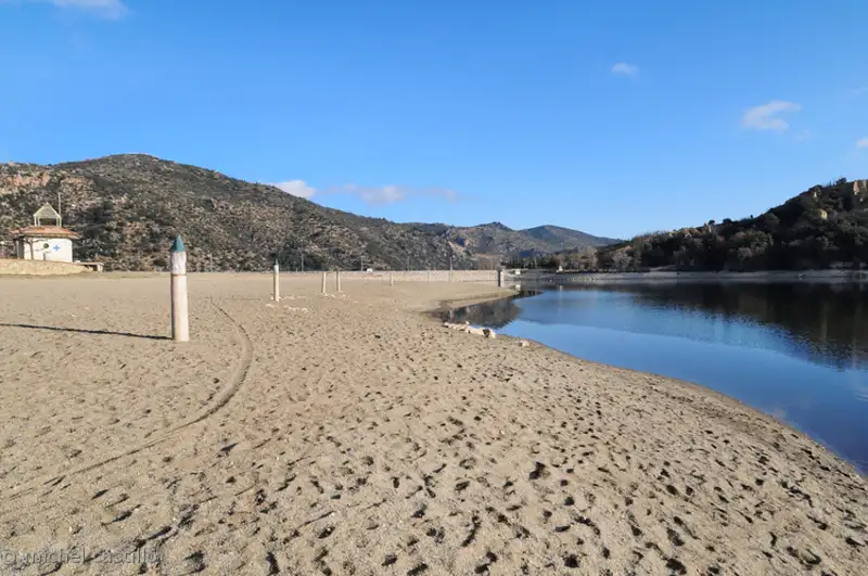 Plage Publique du lac des Escoumes