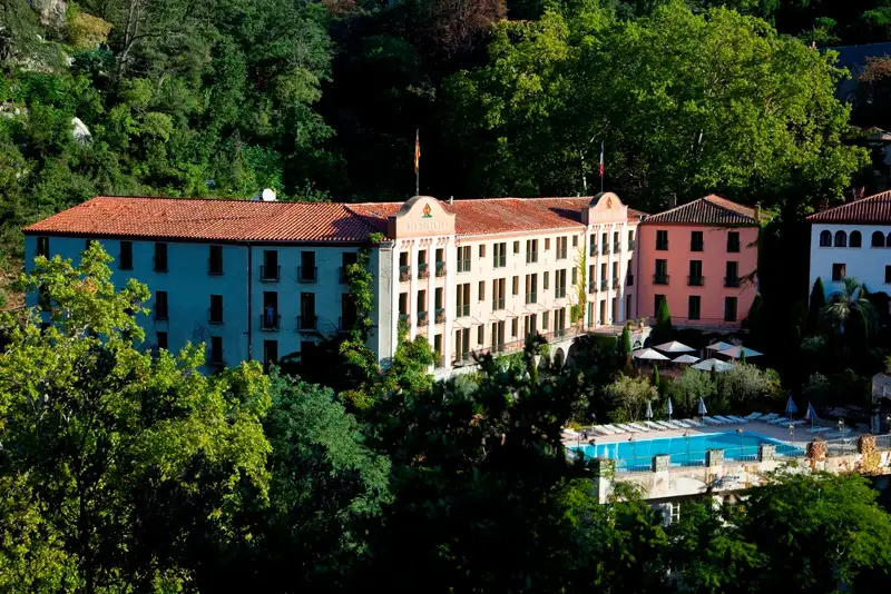 Les Pyrénées - Grand hôtel & château